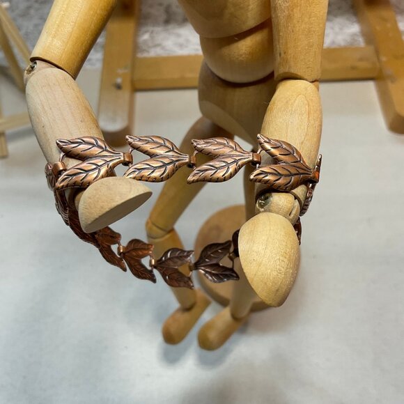 1950s Leaf Link Copper Bracelet – Forged & Fluid Vintage - Picture 7 of 7